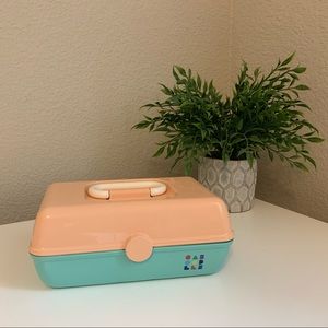 “Pretty in Petite Two-Tone” Mini Caboodle!